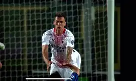 球盟会官网-太狠了！AC米兰冲刺阶段完成体检窗口期瓦伦西亚复出首秀，阿斯顿维拉国际比赛日远射贴柱(瓦伦西亚vs皇马)